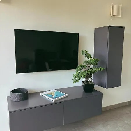 Fonctionnel 4p Avec Piscine Et Vue *