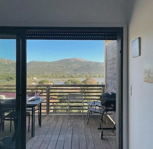 Fonctionnel 4p Avec Piscine Et Vue Appartamento
