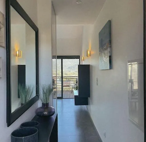Fonctionnel 4p Avec Piscine Et Vue Appartamento